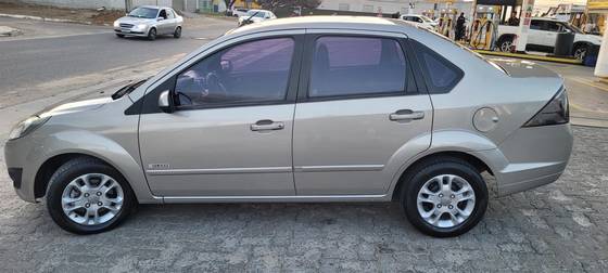 FORD FIESTA 1.6 MPI CLASS SEDAN 8V FLEX 4P MANUAL FORD FIESTA 1.6 MPI CLASS SEDAN 8V FLEX 4P MANUAL